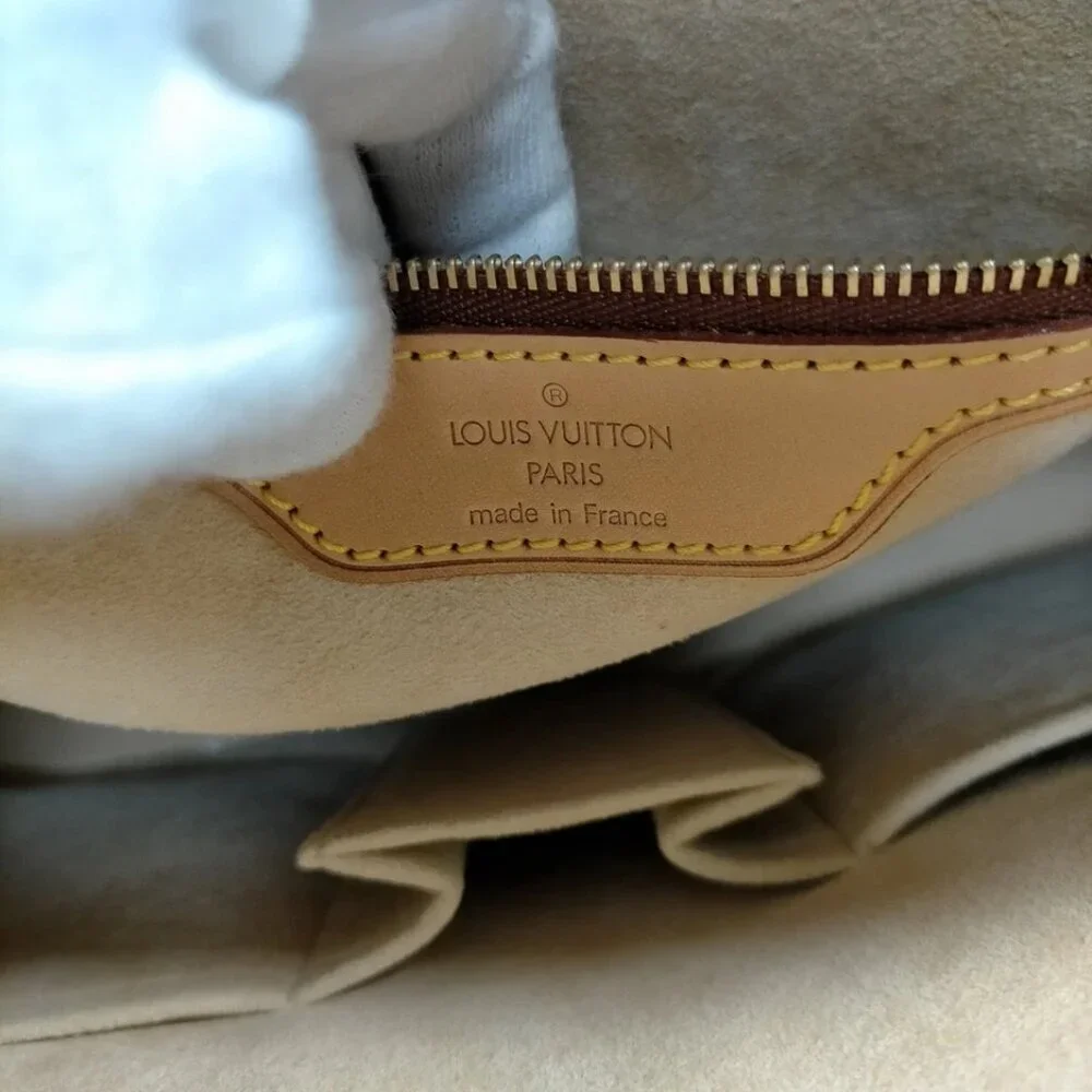 Louis Vuitton LV Shoulder Bag Luco Brown Monogram 750-052125